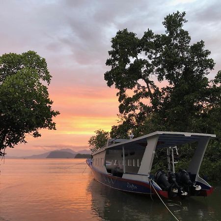 Nomad Divers Bangka Likupang Kültér fotó