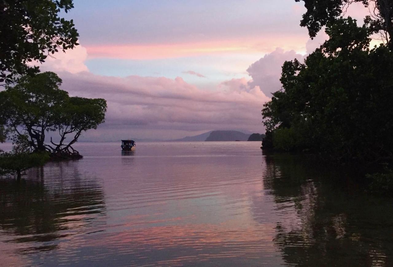 Nomad Divers Bangka Likupang Kültér fotó